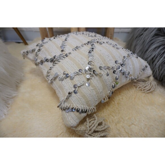 Vintage Moroccan Handira Pillow Cover: Berber Wedding Blanket Cushion 03YS00396 - Picture 8 of 10